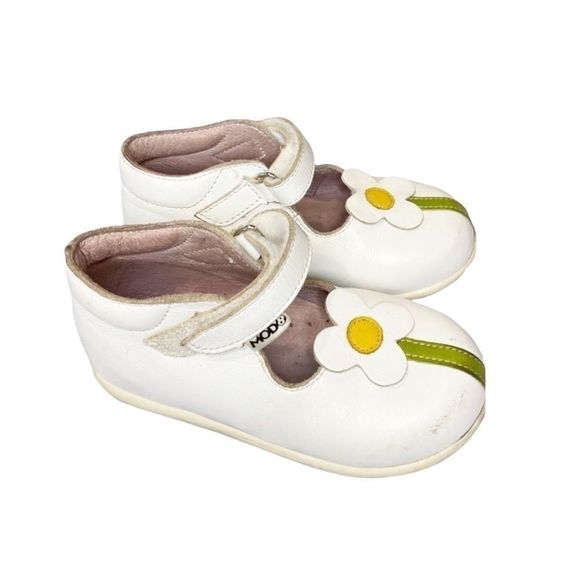 Vintage Other - MOD8 shoes Baby walking white daisy yellow Mary Jane girls size 3 toddler age 3